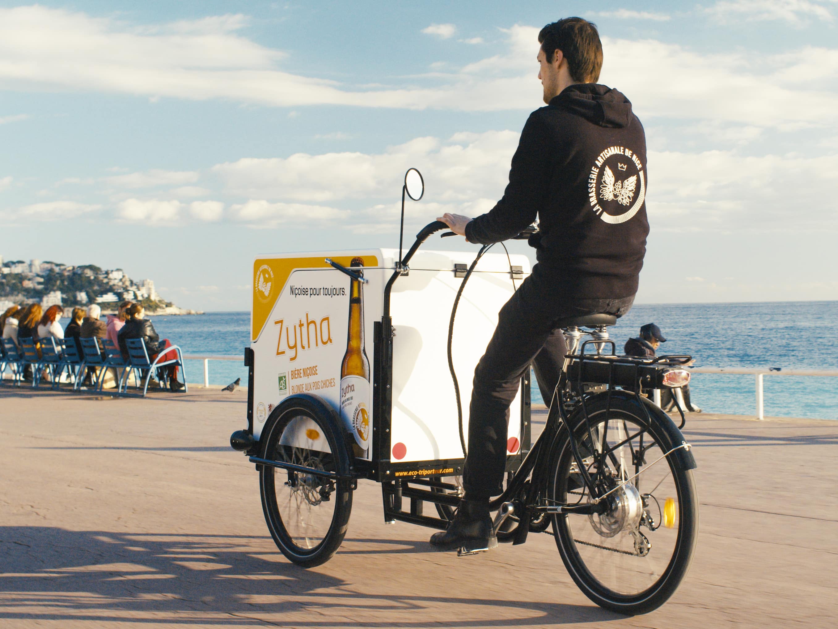 vélo électrique de La Brasserie sur la Promenade des Anglais